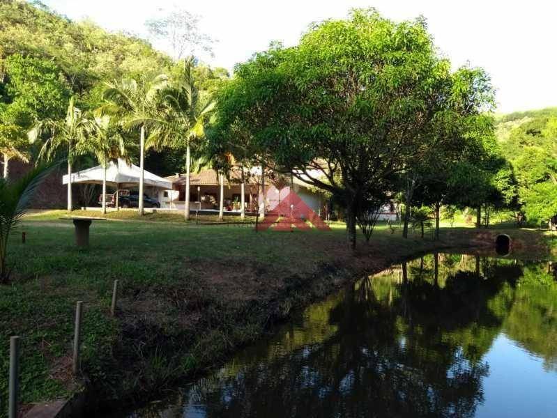 Sítio à venda com 3 quartos, 176000m² - Foto 1
