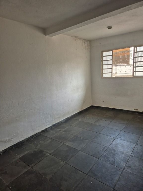 Casa à venda com 1 quarto, 100m² - Foto 8