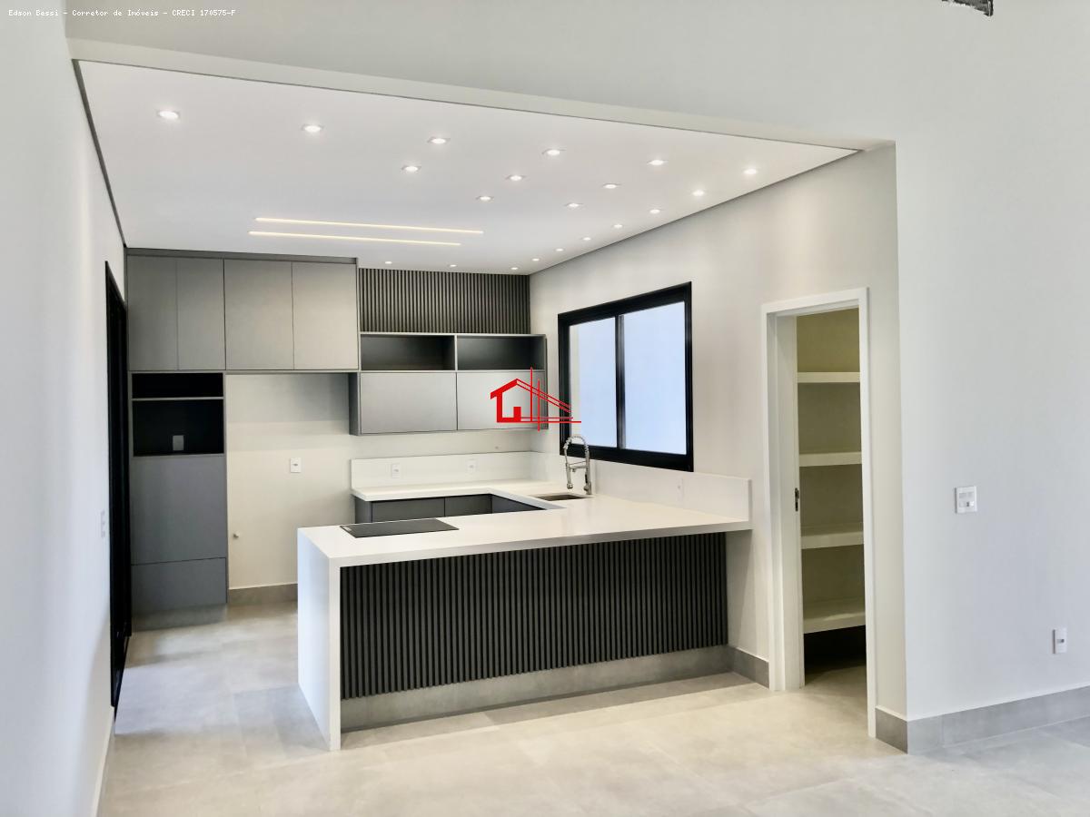 Casa de Condomínio à venda com 3 quartos, 212m² - Foto 9