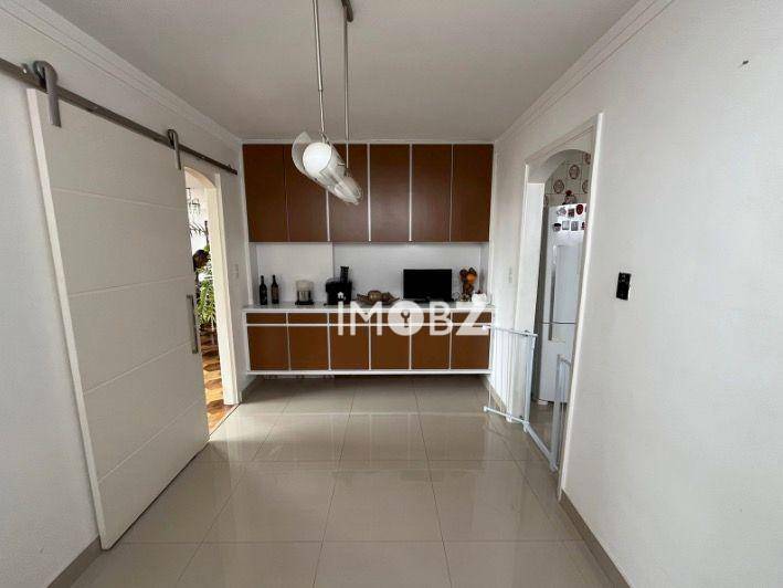 Apartamento à venda com 3 quartos, 200m² - Foto 5