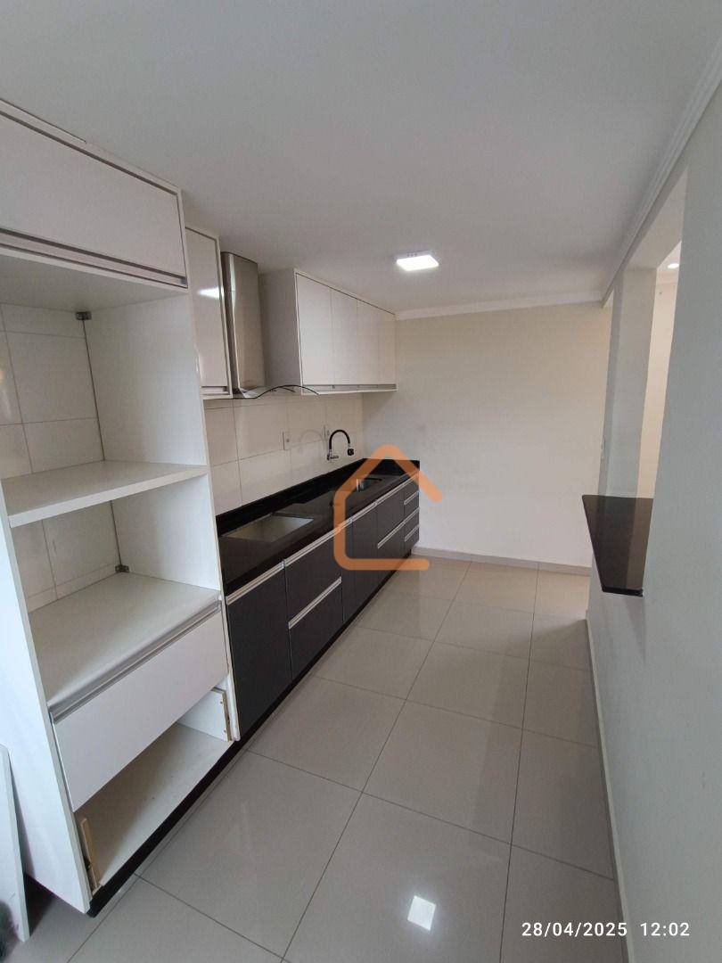 Apartamento para alugar com 2 quartos, 65m² - Foto 5