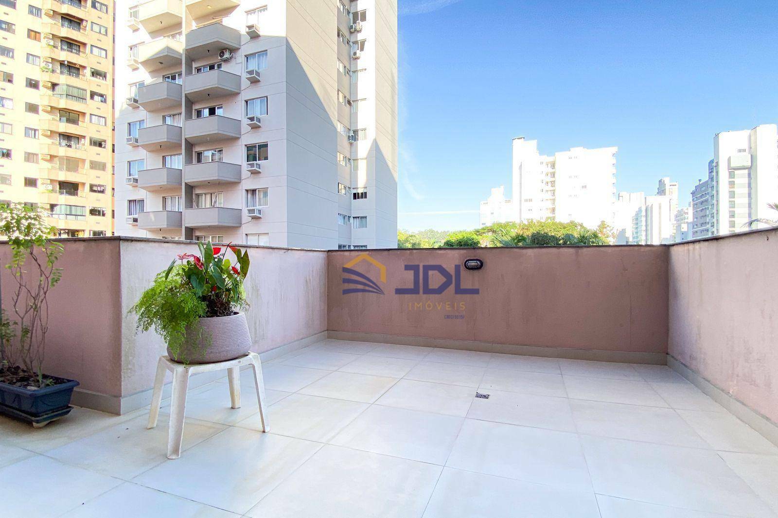 Apartamento à venda com 3 quartos, 305m² - Foto 3