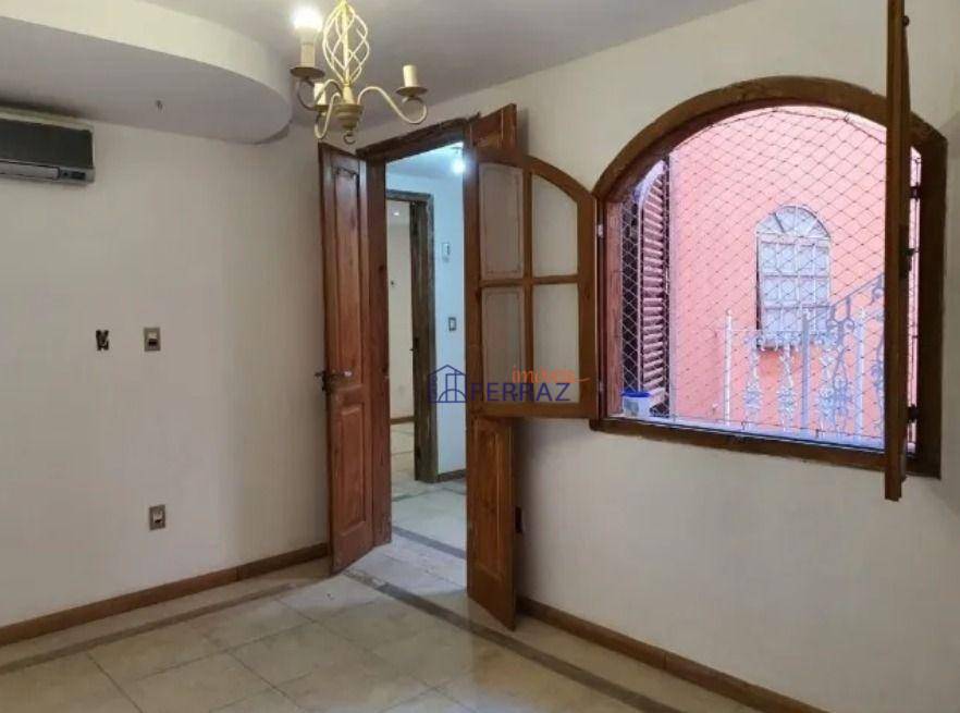 Casa à venda com 4 quartos, 240m² - Foto 13