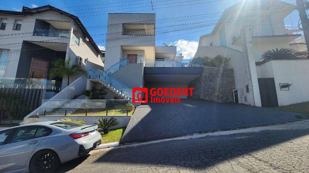 Sobrado, 3 quartos, 352 m² - Foto 2