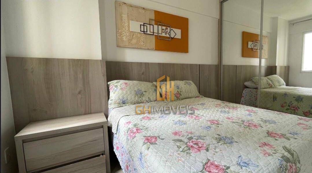 Apartamento à venda com 2 quartos, 62m² - Foto 4