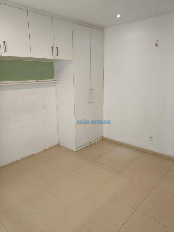 Casa à venda com 4 quartos, 220m² - Foto 14