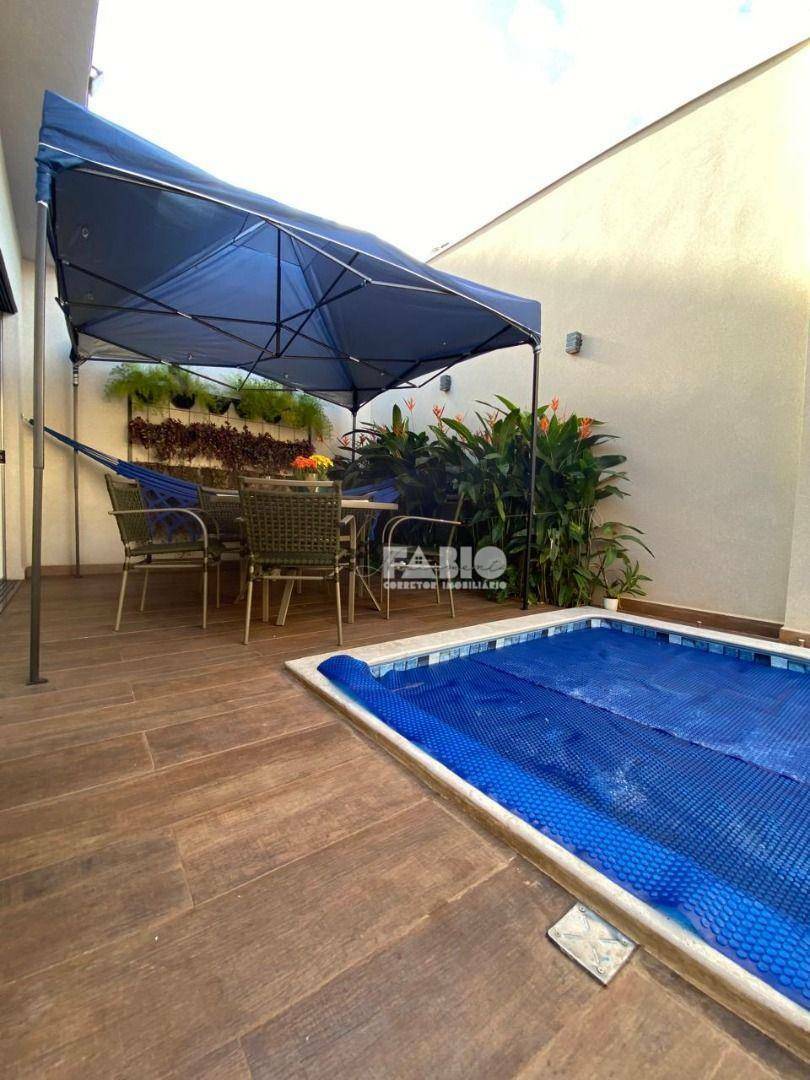 Casa à venda com 3 quartos, 169m² - Foto 3