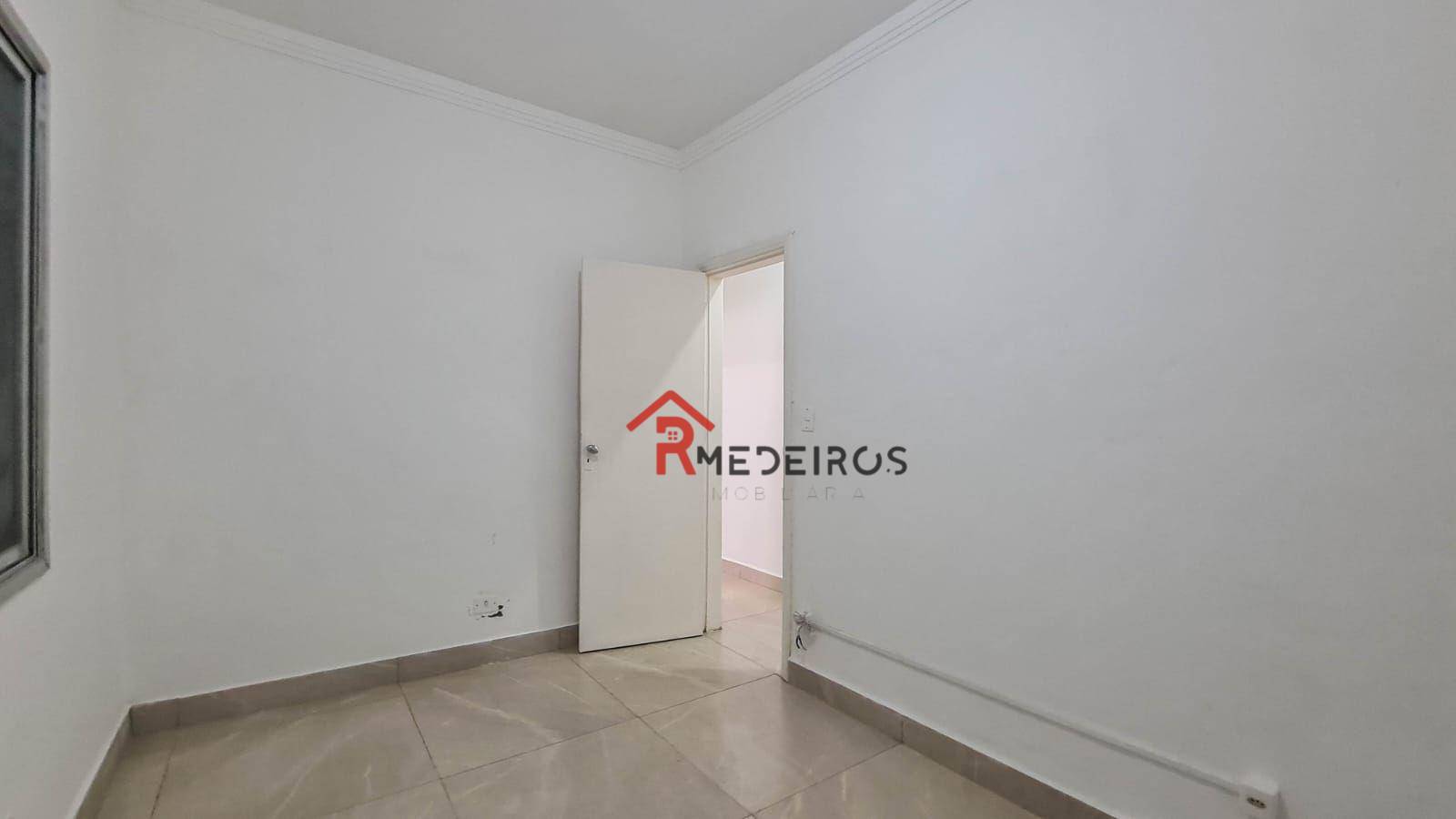 Casa à venda com 3 quartos, 90m² - Foto 17