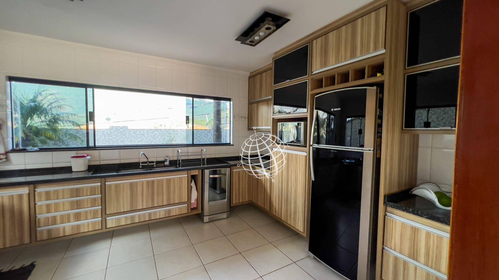 Casa à venda com 3 quartos, 246m² - Foto 51