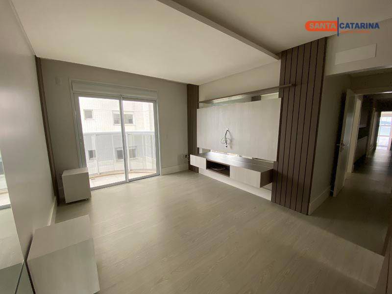 Apartamento à venda com 4 quartos, 237m² - Foto 35