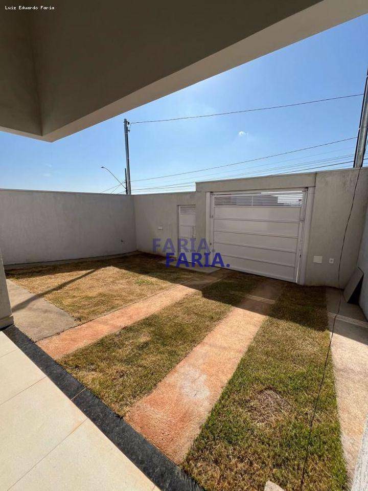 Casa à venda com 3 quartos, 210M2 - Foto 3