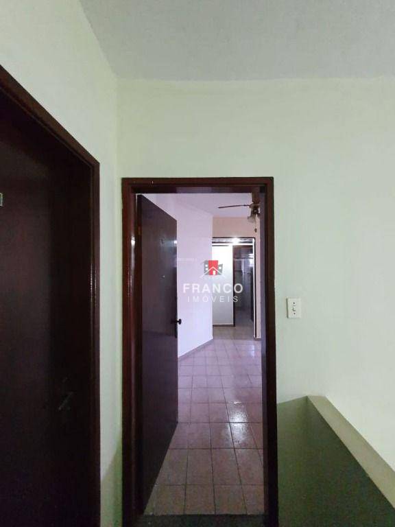 Apartamento à venda com 1 quarto, 45m² - Foto 2