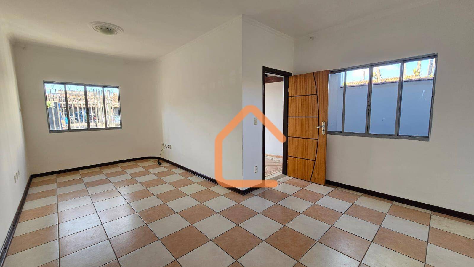 Casa à venda com 3 quartos, 119m² - Foto 1