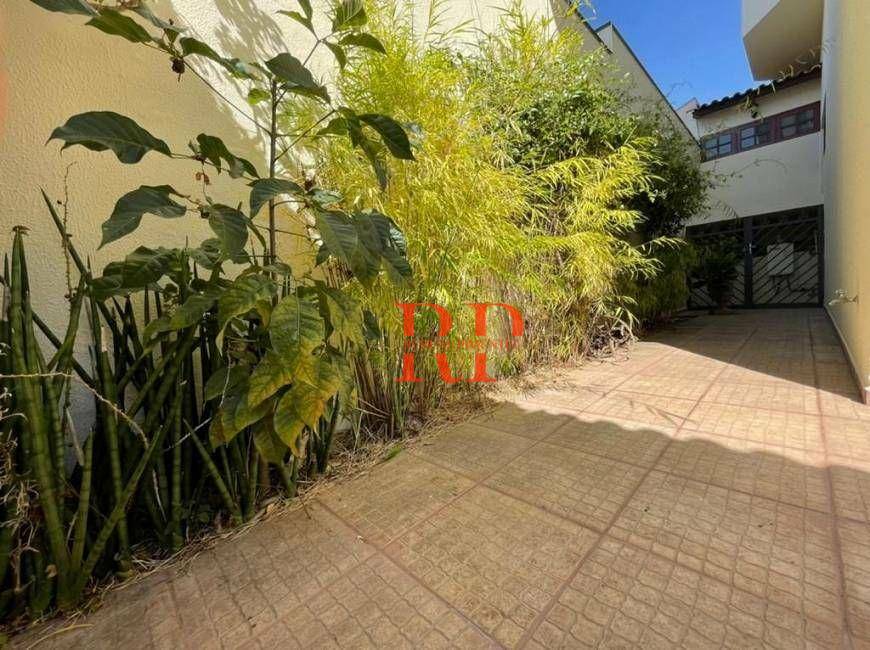 Casa à venda com 3 quartos, 200m² - Foto 2