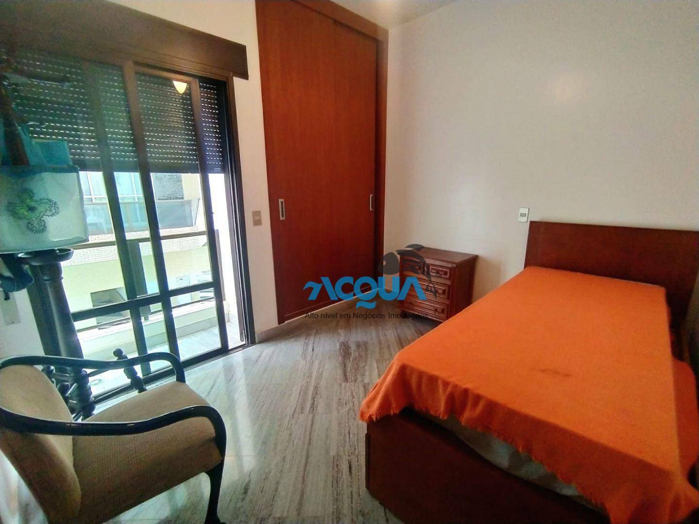 Apartamento à venda com 4 quartos, 212m² - Foto 15