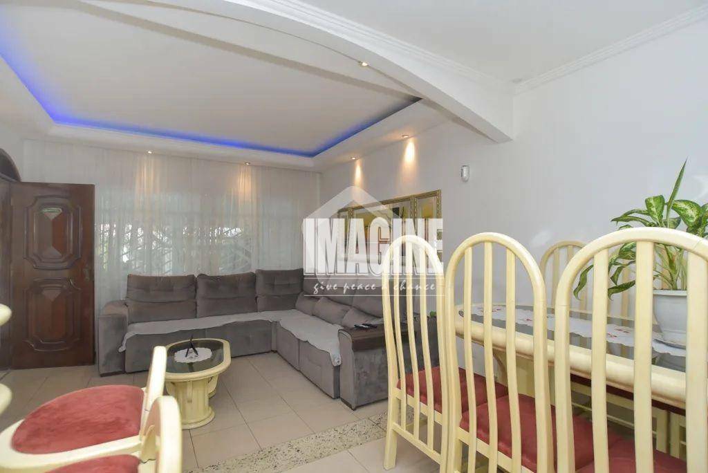 Sobrado à venda com 4 quartos, 190m² - Foto 1