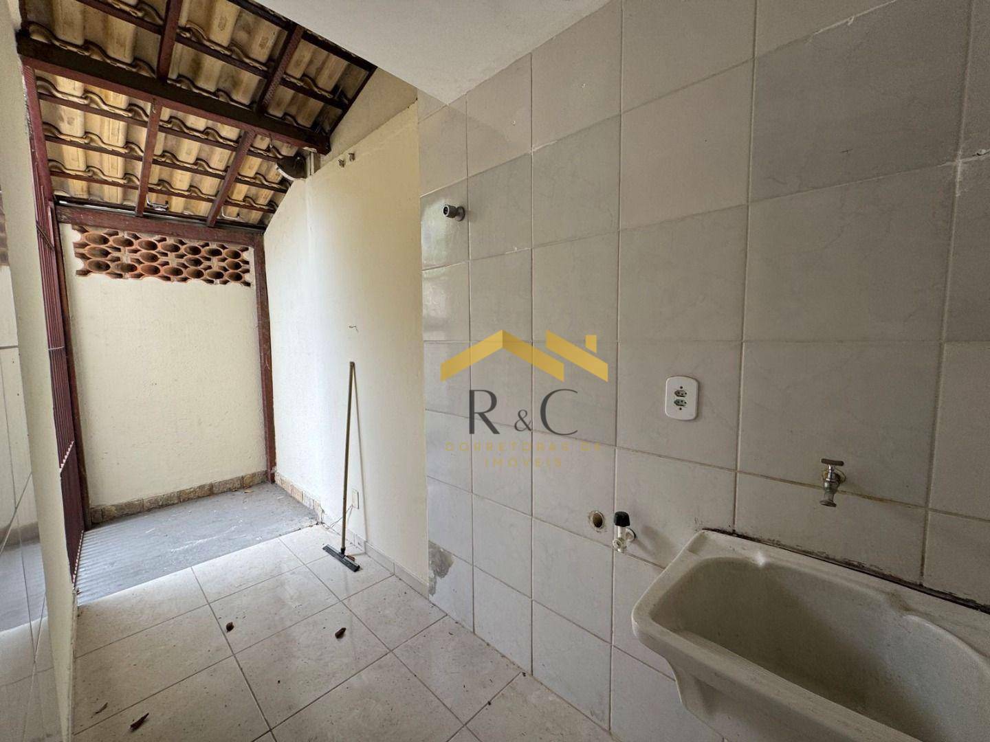 Casa à venda com 2 quartos, 100m² - Foto 14