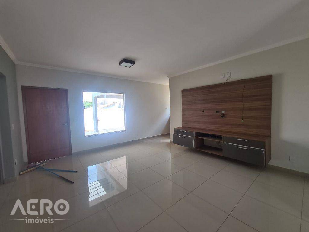 Casa à venda com 3 quartos, 247m² - Foto 14