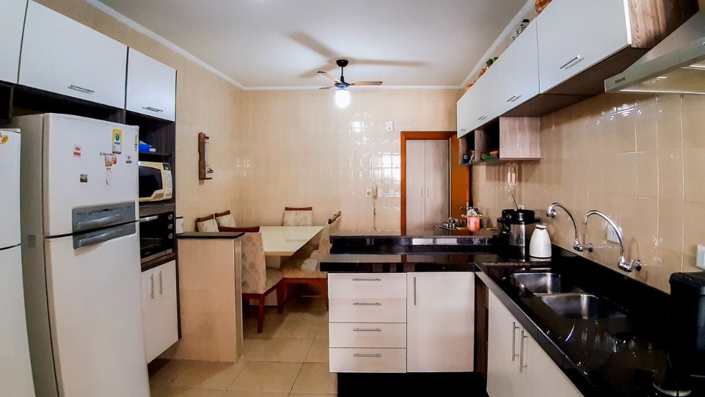 Apartamento à venda com 3 quartos, 170m² - Foto 19