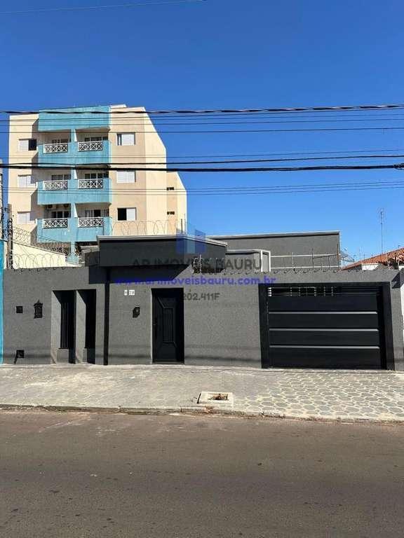 Casa à venda com 3 quartos, 360m² - Foto 1