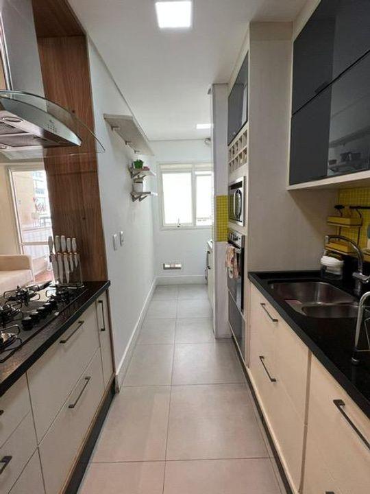 Apartamento à venda com 2 quartos, 68m² - Foto 5