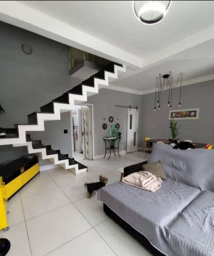 Casa à venda com 3 quartos, 160m² - Foto 1