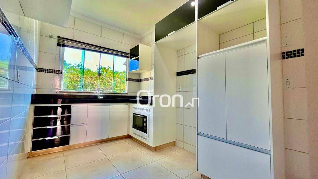 Casa à venda com 2 quartos, 74m² - Foto 5