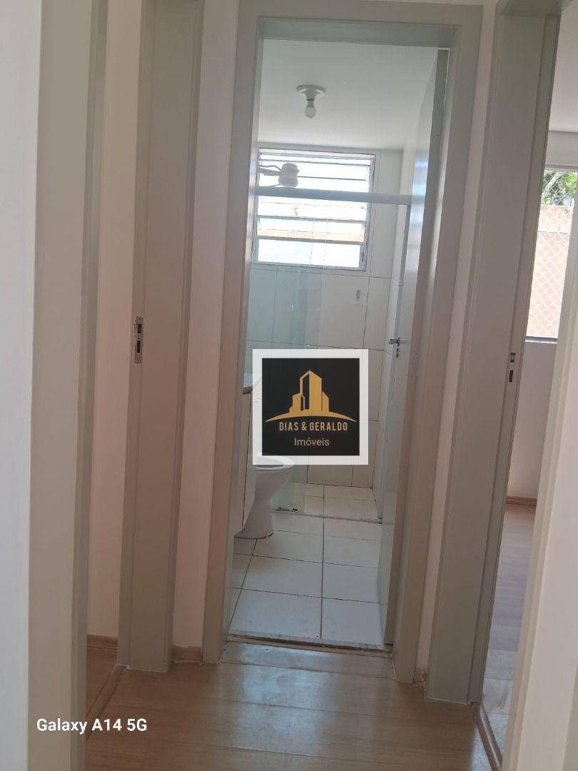 Apartamento para alugar com 2 quartos, 45m² - Foto 11