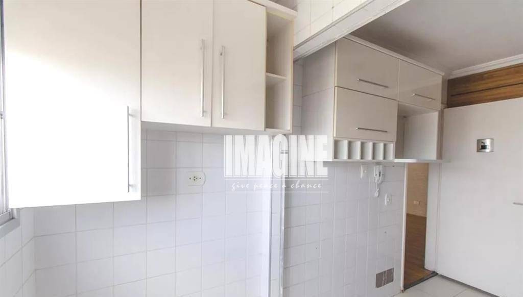 Apartamento à venda com 2 quartos, 65m² - Foto 15