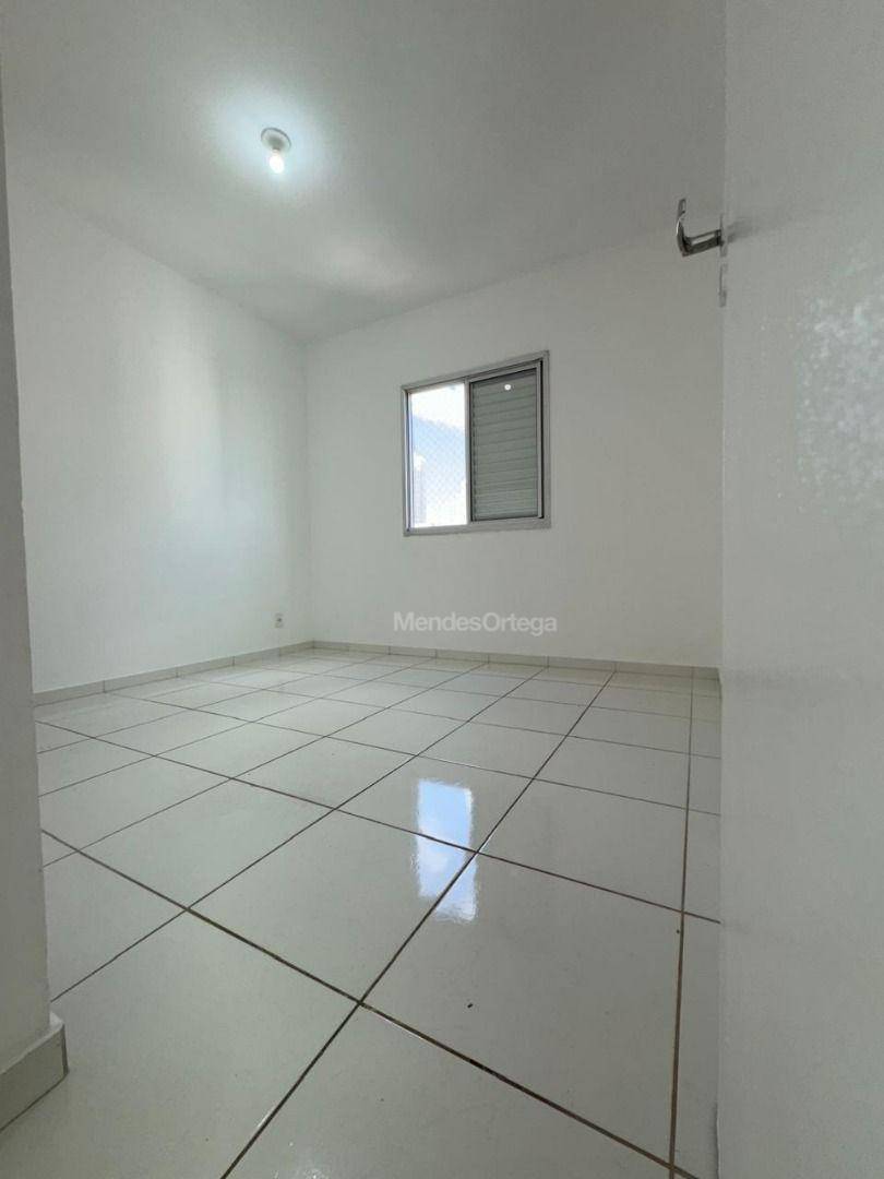 Apartamento para alugar com 2 quartos, 47m² - Foto 4