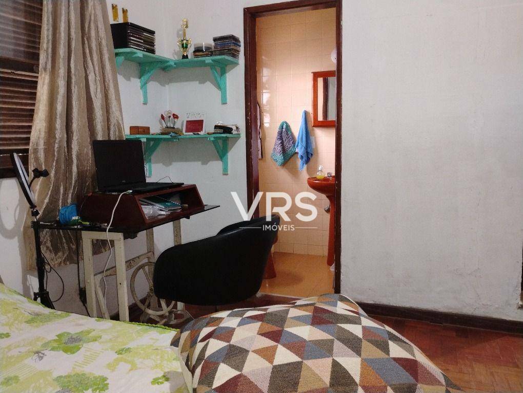 Casa à venda com 7 quartos, 224m² - Foto 23