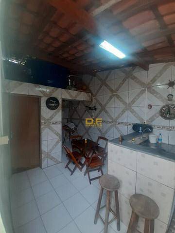 Casa à venda com 2 quartos, 70m² - Foto 2