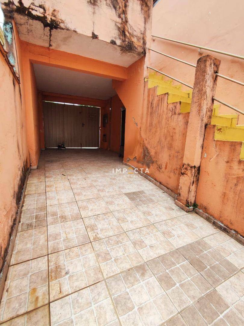 Casa à venda com 4 quartos, 150m² - Foto 2