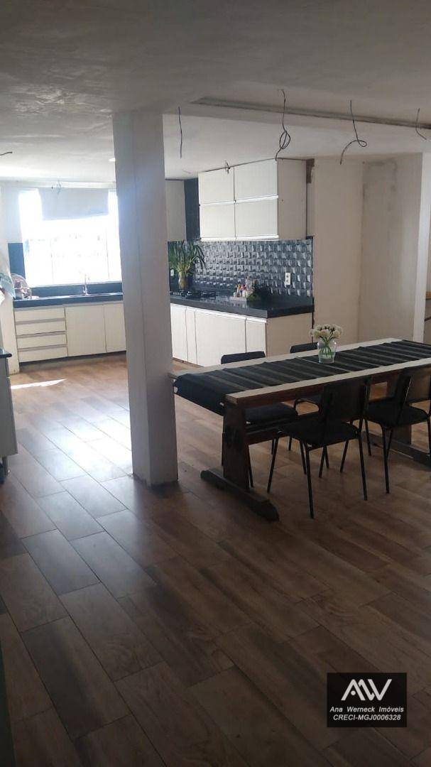 Casa à venda com 5 quartos, 168m² - Foto 35