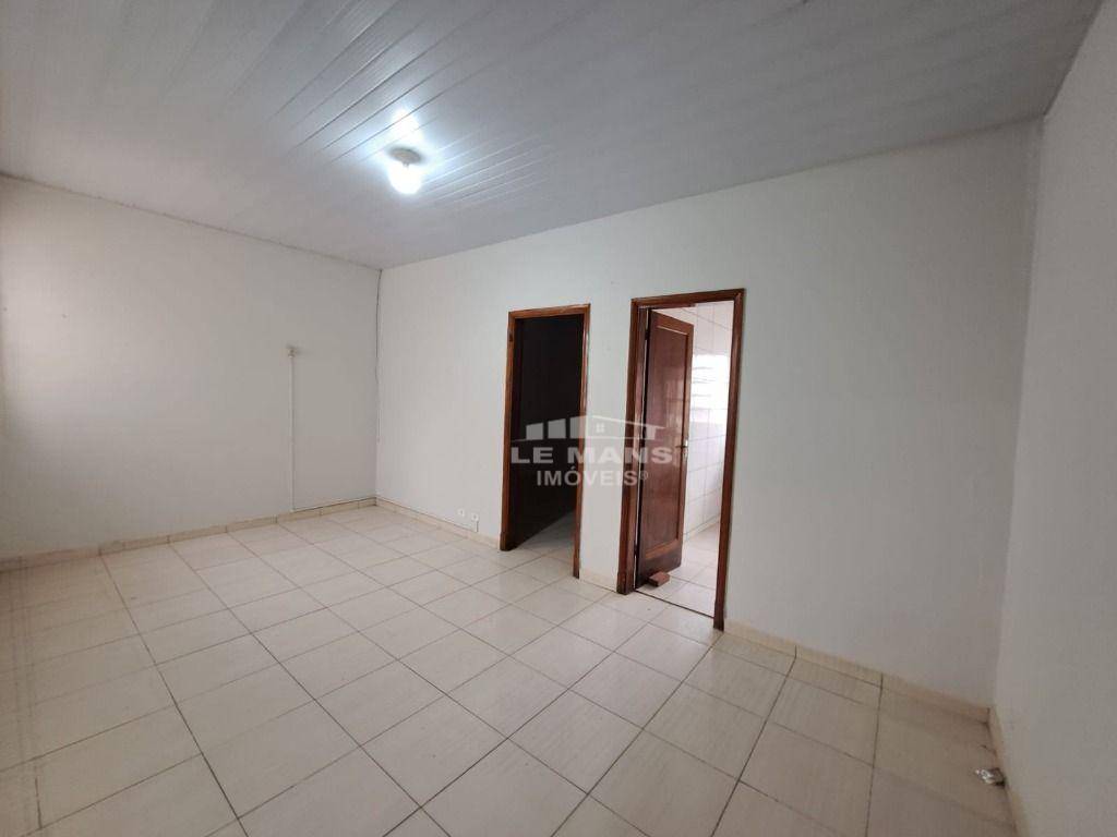 Casa para alugar com 4 quartos, 172m² - Foto 12