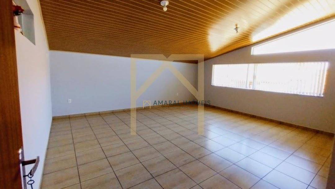 Casa à venda com 3 quartos, 308m² - Foto 17