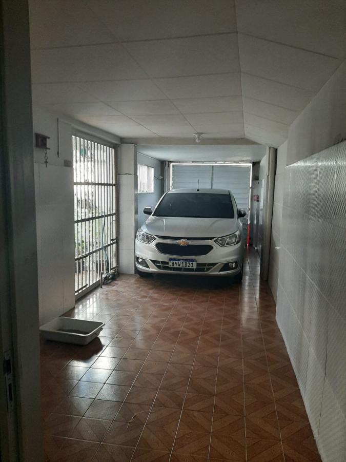 Casa à venda com 4 quartos, 200m² - Foto 2