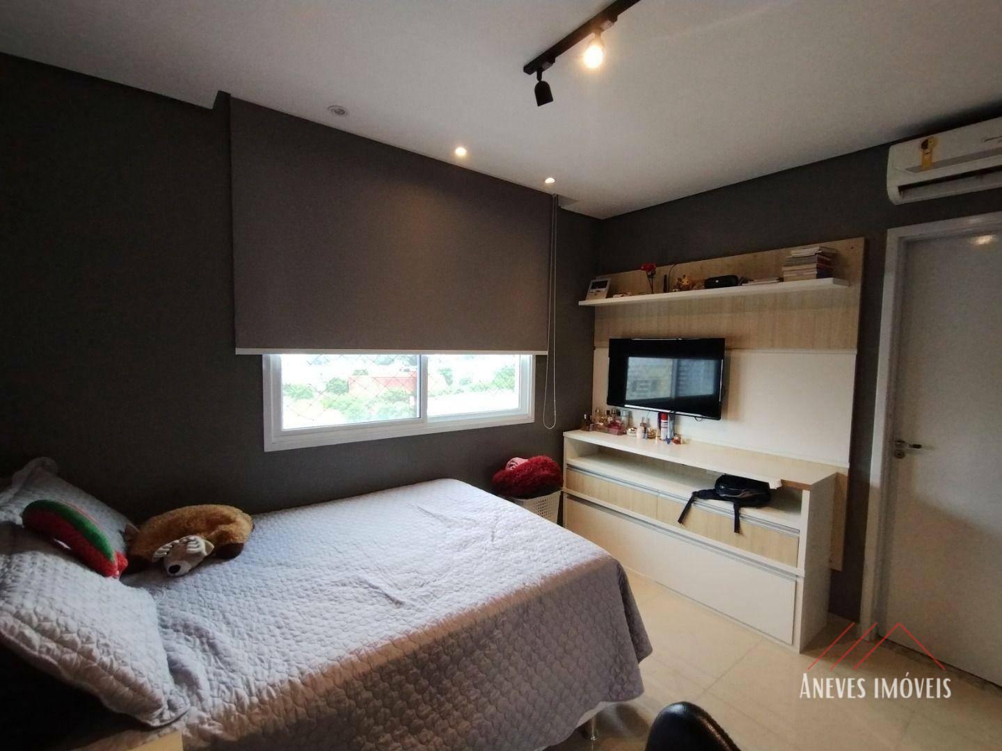 Apartamento à venda com 3 quartos, 145m² - Foto 3