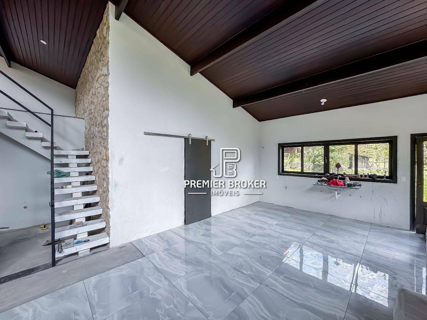 Casa à venda com 5 quartos, 350m² - Foto 4
