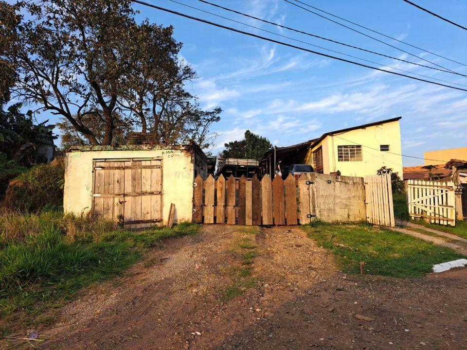 Casa à venda com 2 quartos, 300m² - Foto 1