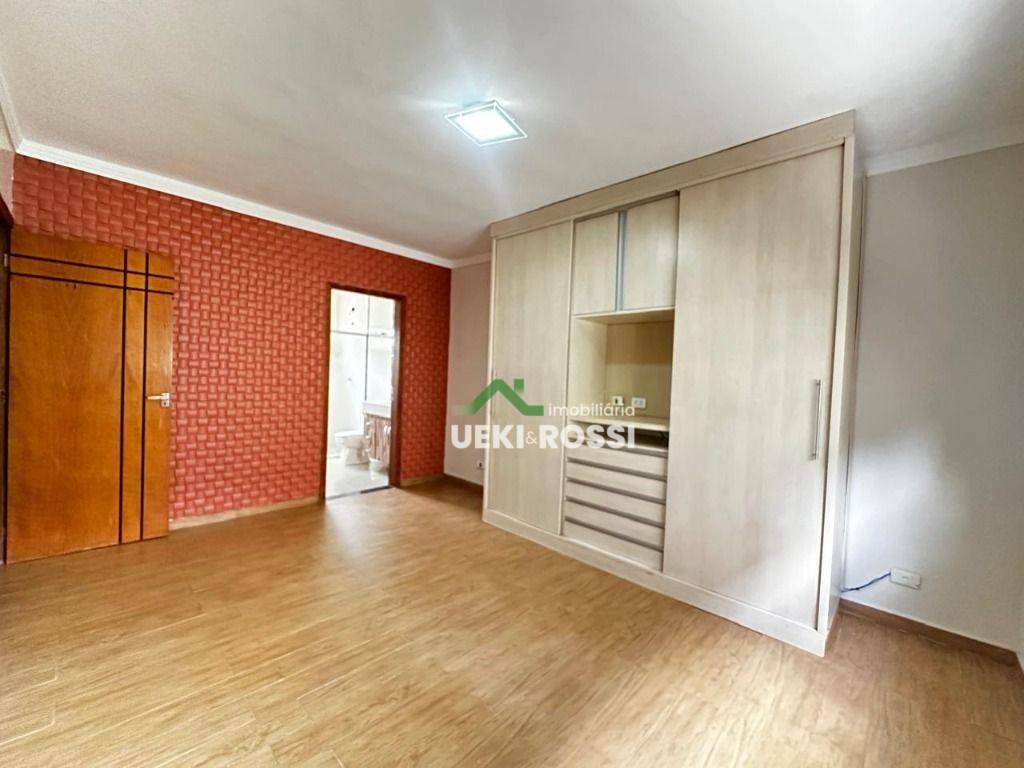 Casa à venda com 4 quartos, 241m² - Foto 22