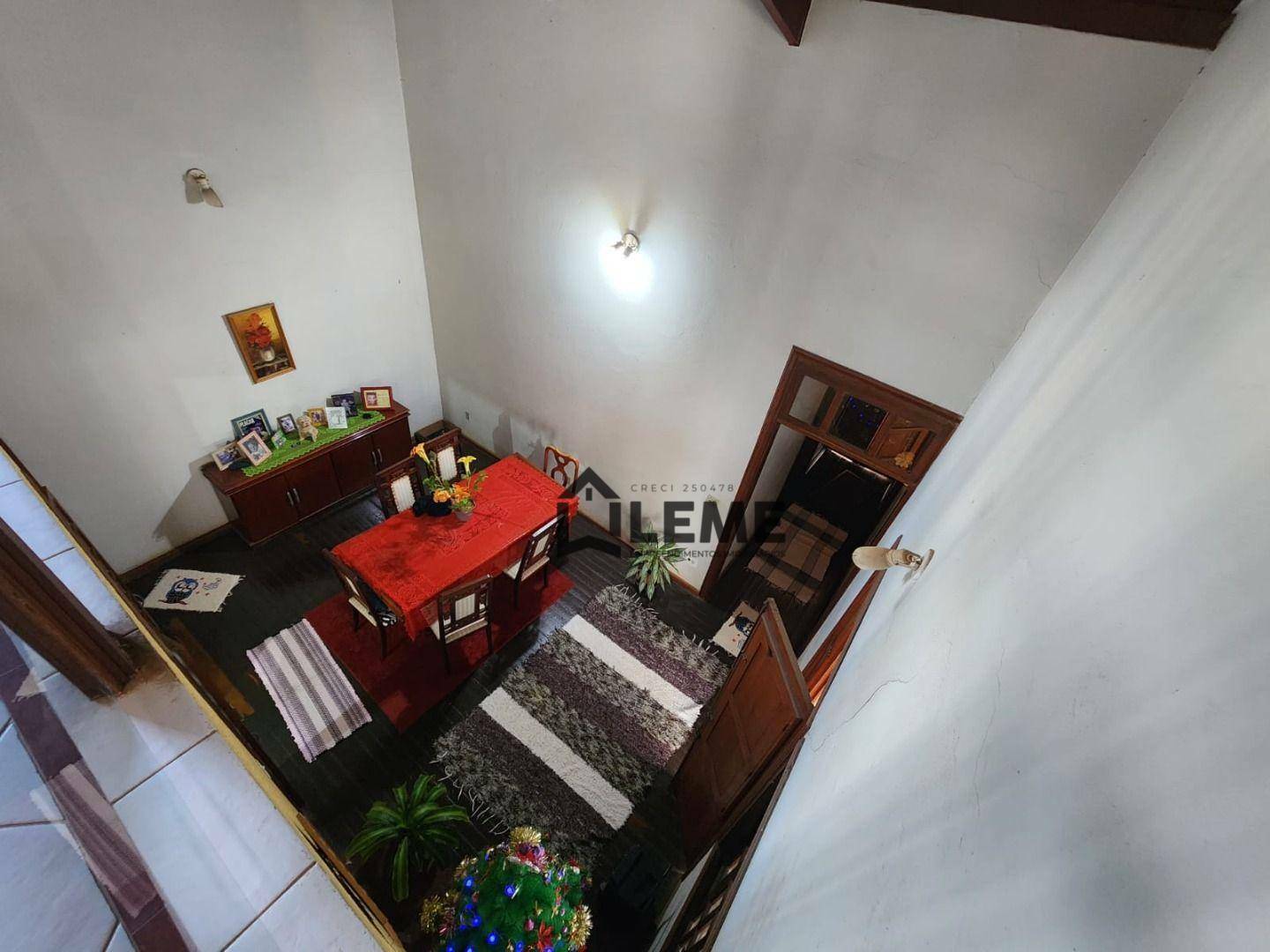 Casa à venda com 6 quartos, 265m² - Foto 10