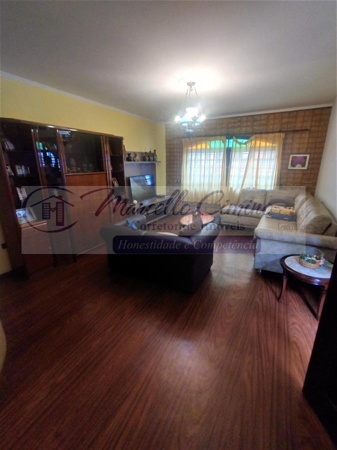 Sobrado à venda com 3 quartos, 250m² - Foto 1