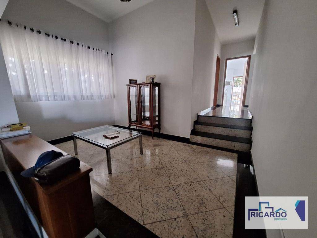 Casa à venda e aluguel com 4 quartos, 261m² - Foto 5