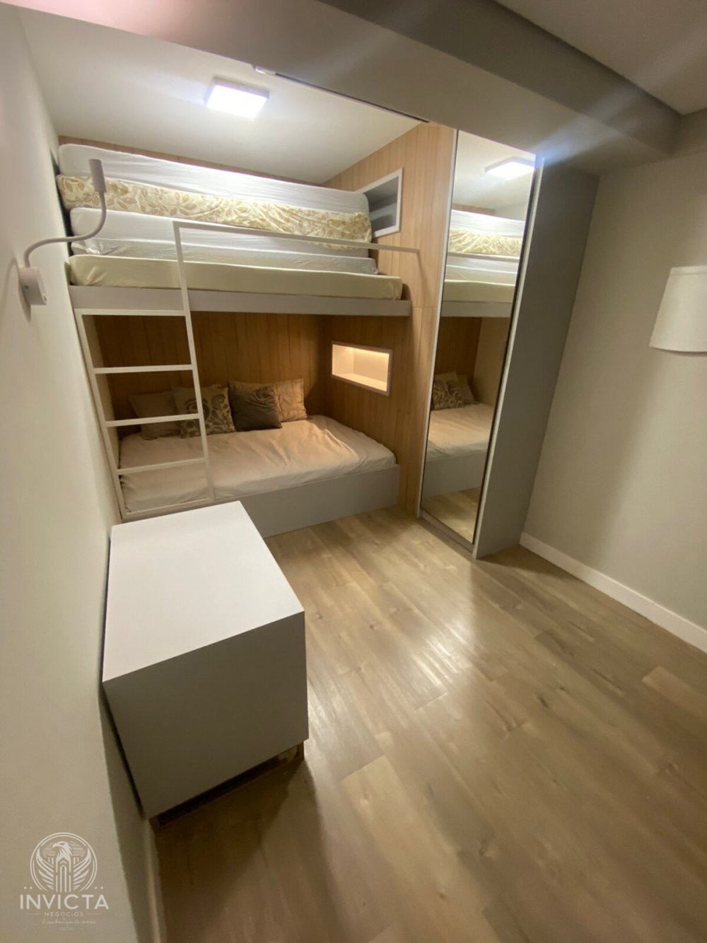 Apartamento à venda com 4 quartos, 175m² - Foto 7