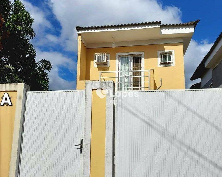 Casa à venda com 3 quartos, 142m² - Foto 1