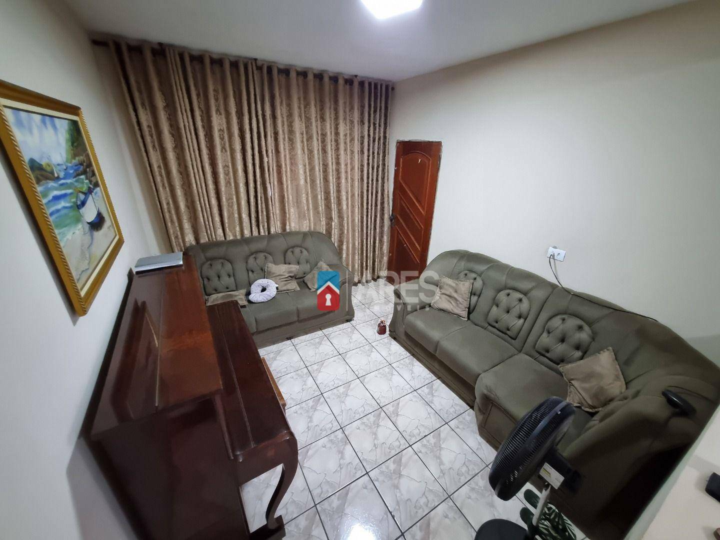 Casa à venda com 2 quartos, 138m² - Foto 2