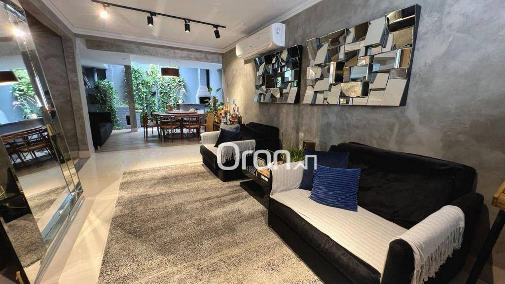 Sobrado à venda com 3 quartos, 223m² - Foto 1