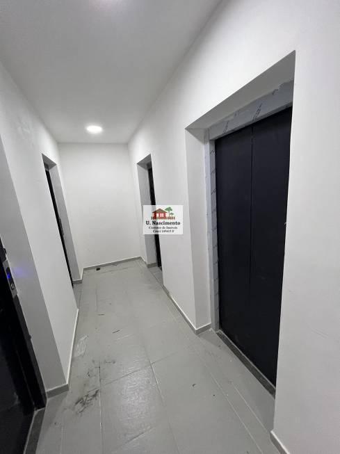 Apartamento à venda com 2 quartos, 40m² - Foto 17