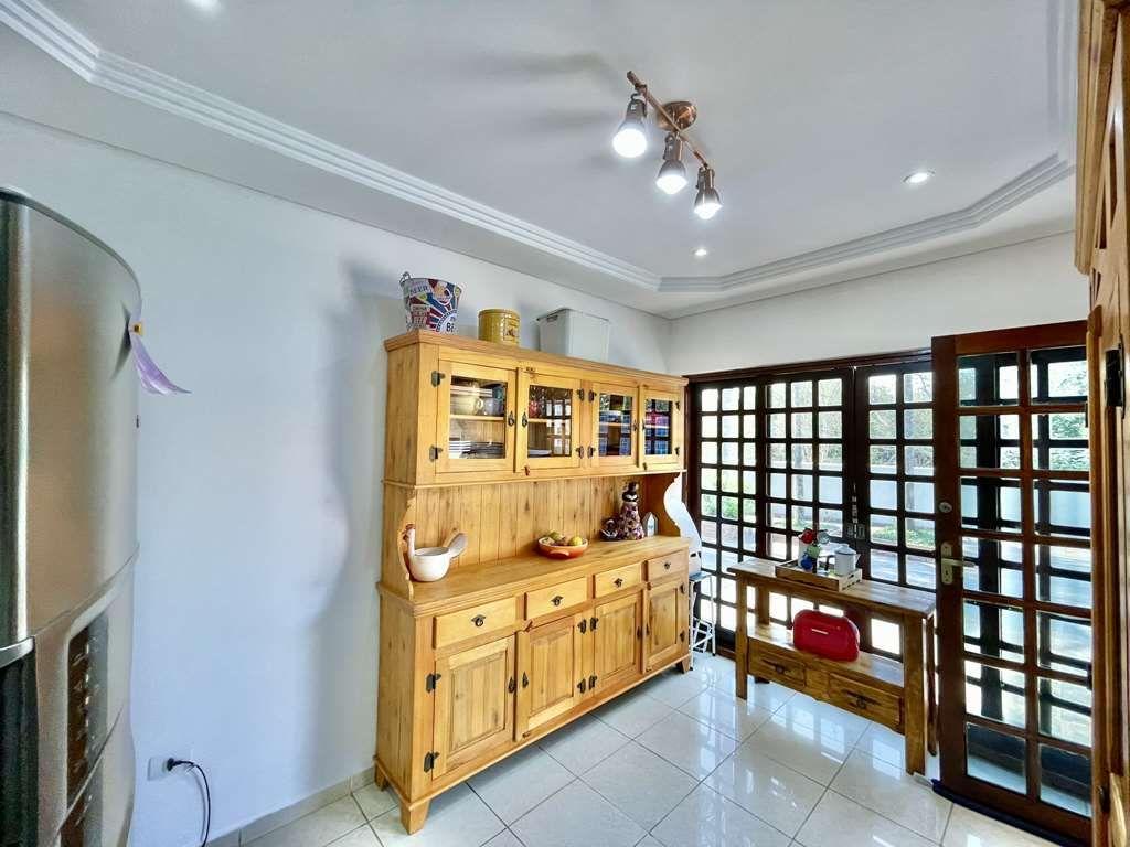 Casa à venda com 3 quartos, 280m² - Foto 11